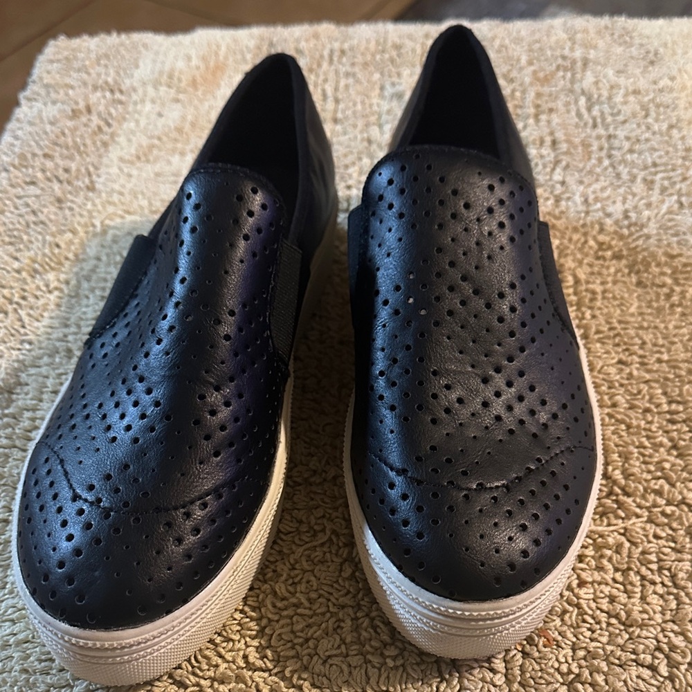 ELIZA Black Slip-On Platform Sneakers - Picture 5 of 12